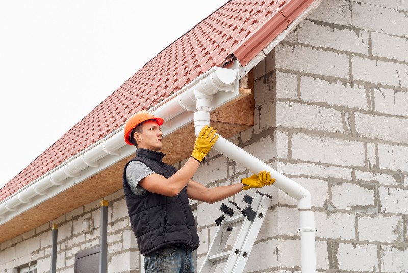 Hire Professionals to Take Care of Gutter Cleaning in Newnan, GA, Annually