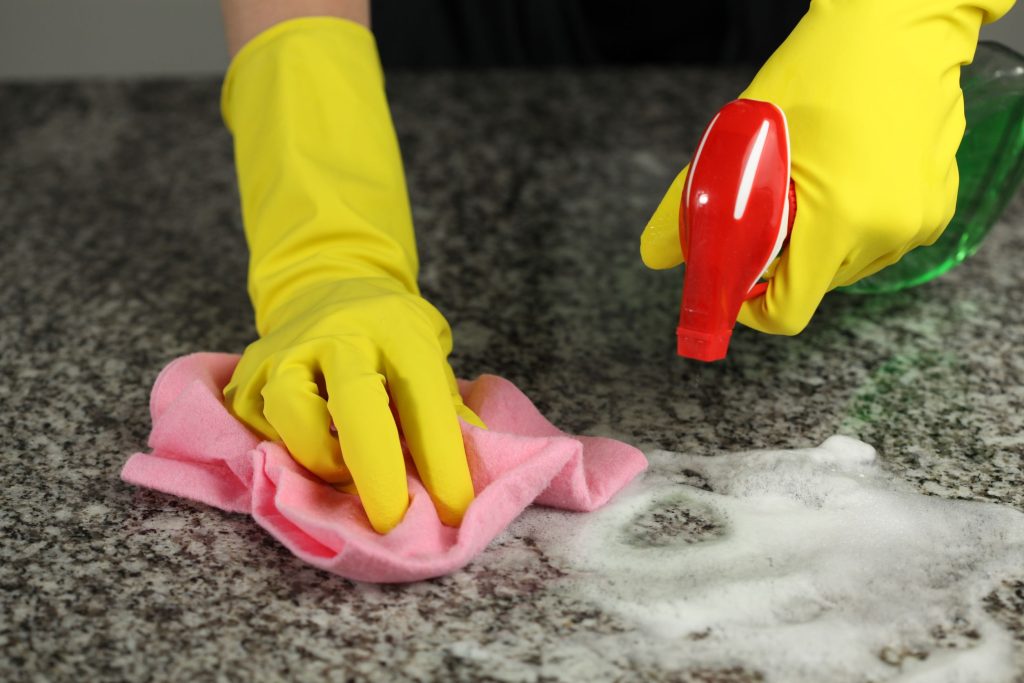 5 Benefits of Using a House Cleaning Service in Midlothian, VA